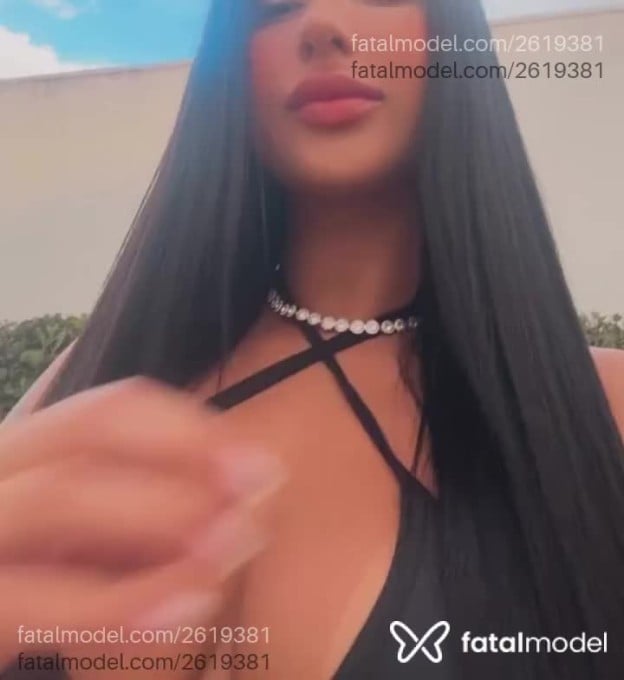 Acompanhante mulher morena (o) de olhos castanhos - Jadi Nunes