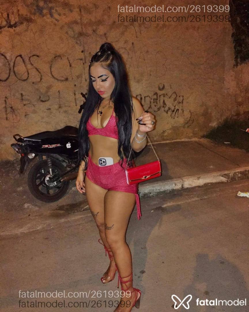 Acompanhante mulher morena (o) de olhos castanhos - Bruna