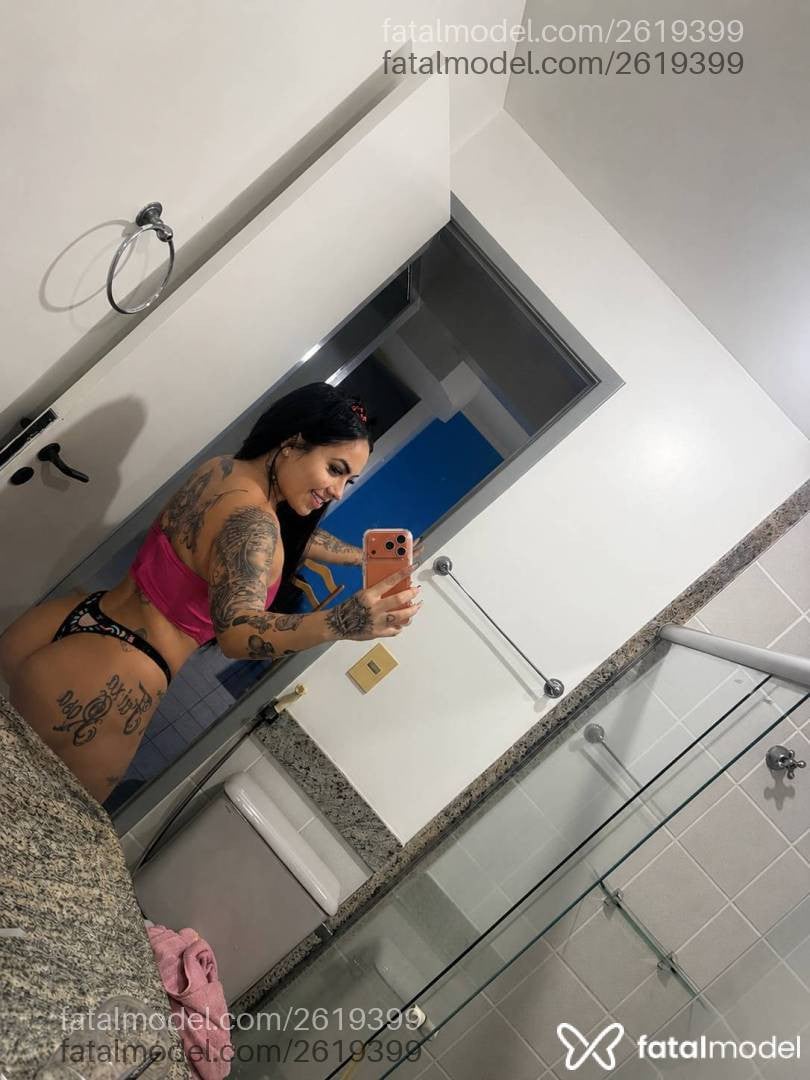 Acompanhante mulher morena (o) de olhos castanhos - Bruna