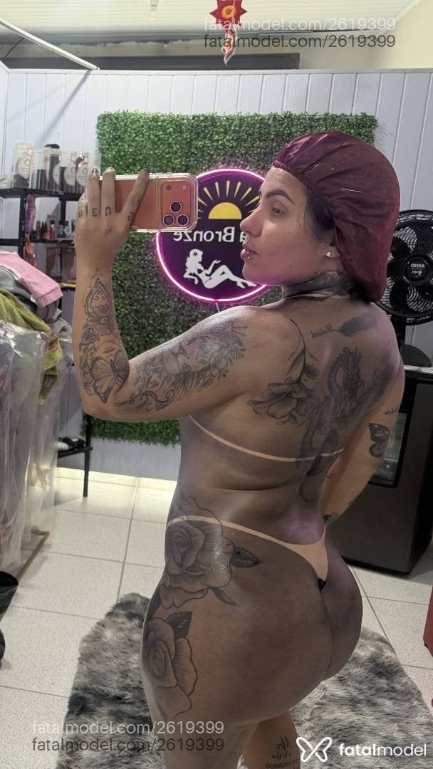 Acompanhante mulher morena (o) de olhos castanhos - Bruna