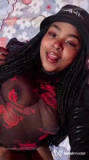 Acompanhante mulher com cabelo castanho de olhos castanhos em Vargem Grande do Sul - Pretynhaa