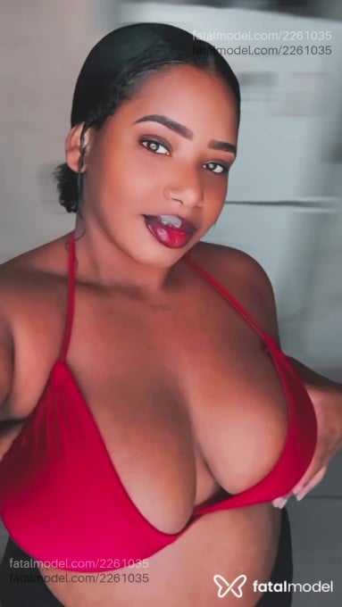 Acompanhante mulher com cabelo castanho de olhos pretos em Virtual Acompanhante mulher com cabelo castanho de olhos pretos em Virtual - Morena