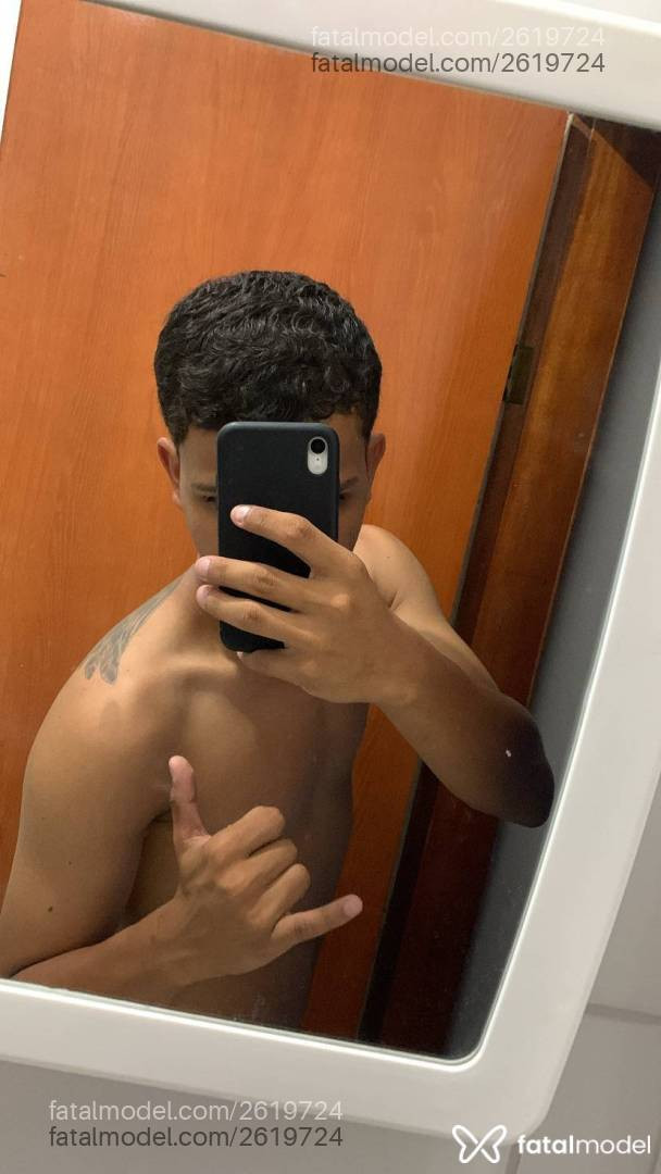 Acompanhante homem com cabelo castanho de olhos castanhos em Salvador - Max Ssa
