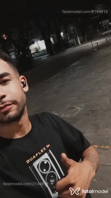 Acompanhante homem com cabelo castanho de olhos castanhos em Belo Horizonte Acompanhante homem com cabelo castanho de olhos castanhos em Belo Horizonte - Pedrinho