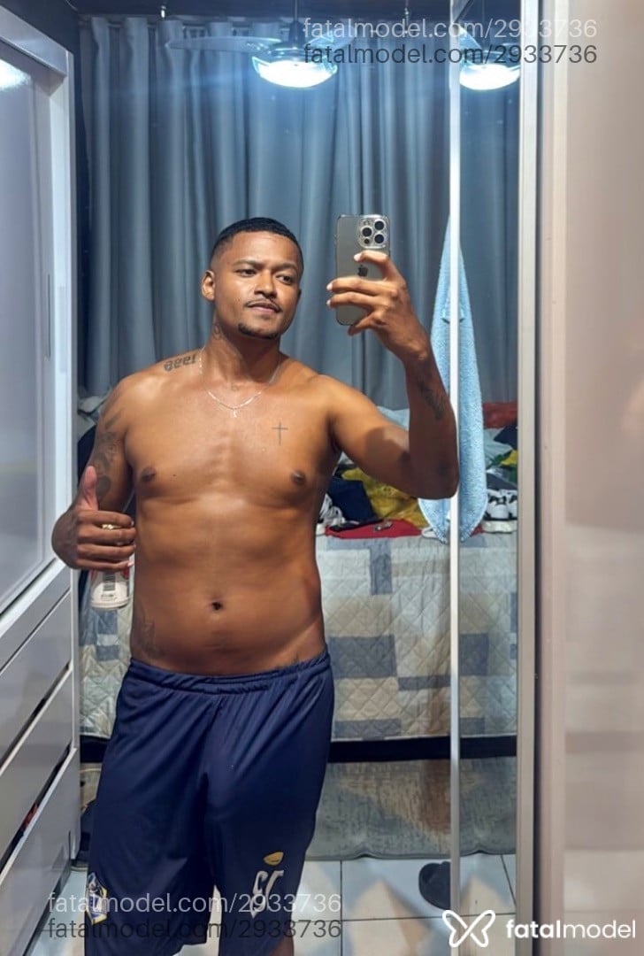 Acompanhante homem morena (o) de olhos pretos - Jotta
