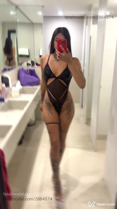 Acompanhante mulher com cabelo castanho de olhos mel - Maze