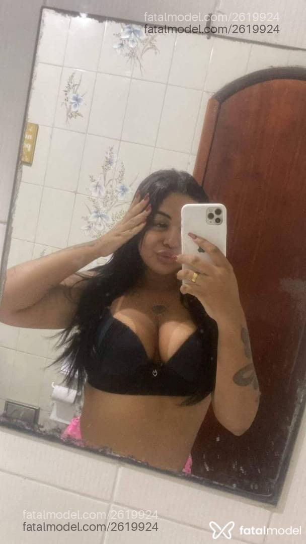 Acompanhante mulher com cabelo castanho de olhos castanhos em Macaé - Cecília