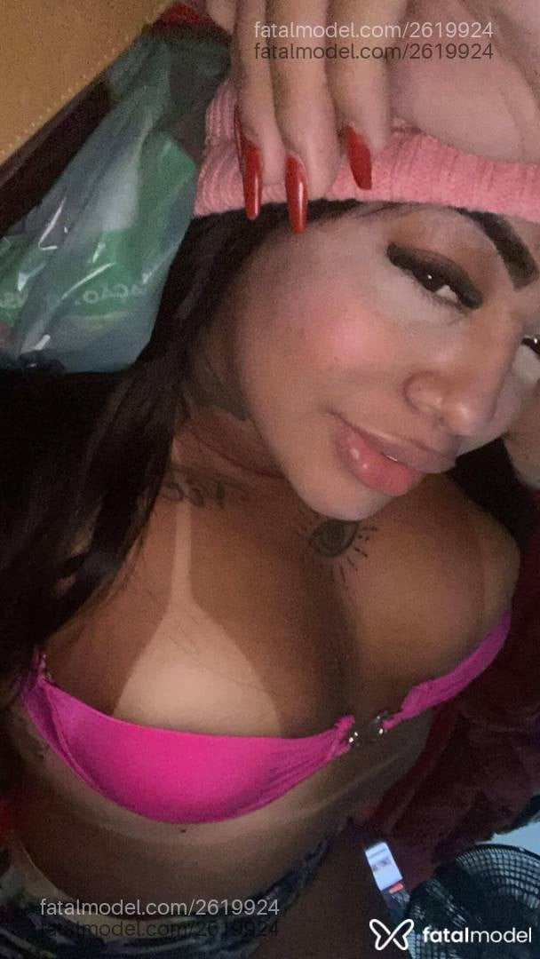 Acompanhante mulher com cabelo castanho de olhos castanhos em Macaé - Cecília