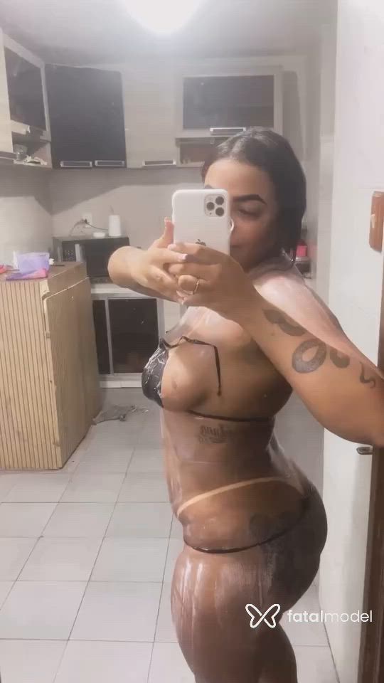 Acompanhante mulher com cabelo castanho de olhos castanhos - Cecília
