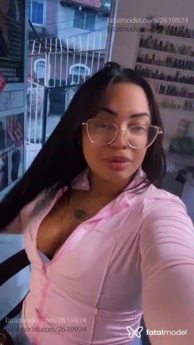 Acompanhante mulher com cabelo castanho de olhos castanhos em Macaé - Cecília