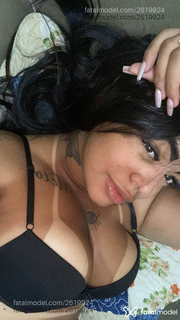 Acompanhante mulher com cabelo castanho de olhos castanhos - Cecília