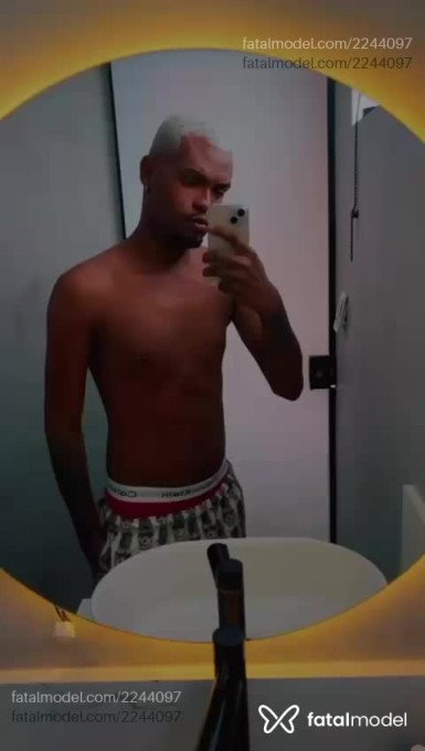 Acompanhante homem morena (o) de olhos castanhos em Rio de Janeiro - Miguel