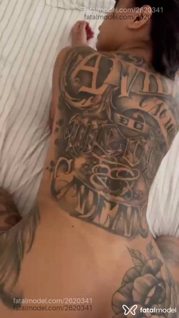 Acompanhante mulher morena (o) de olhos castanhos - Morena