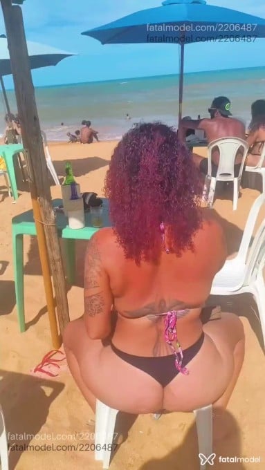 Acompanhante mulher loira (o) de olhos castanhos em Serra - Yara Maravilha