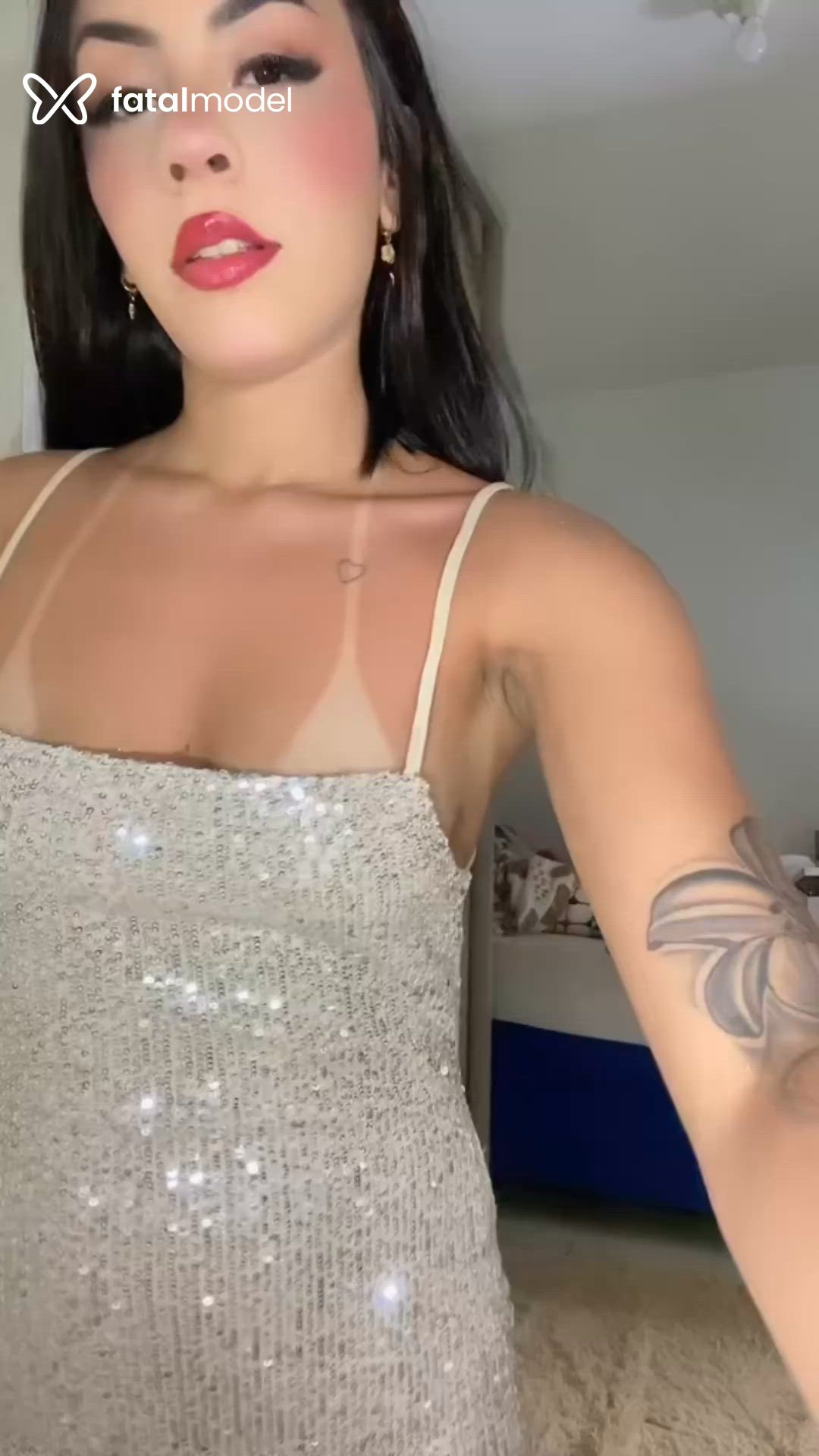 Acompanhante mulher morena (o) de olhos castanhos - Liz