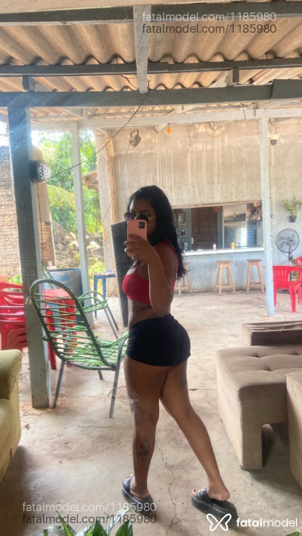 Acompanhante mulher morena (o) de olhos pretos em Nova Santa Helena Acompanhante mulher morena (o) de olhos pretos em Nova Santa Helena - Nyra Noir