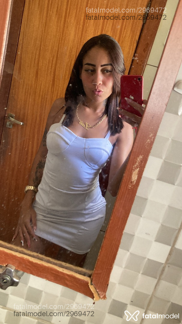 Acompanhante mulher morena (o) de olhos pretos - Maria