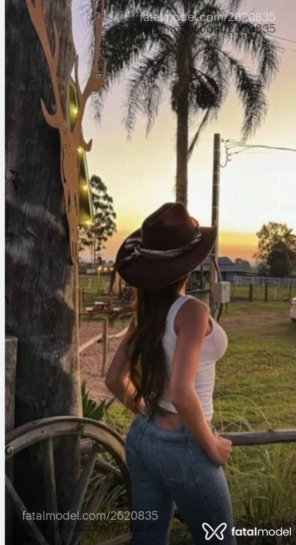 Acompanhante mulher morena (o) de olhos castanhos em Maringá - Nic