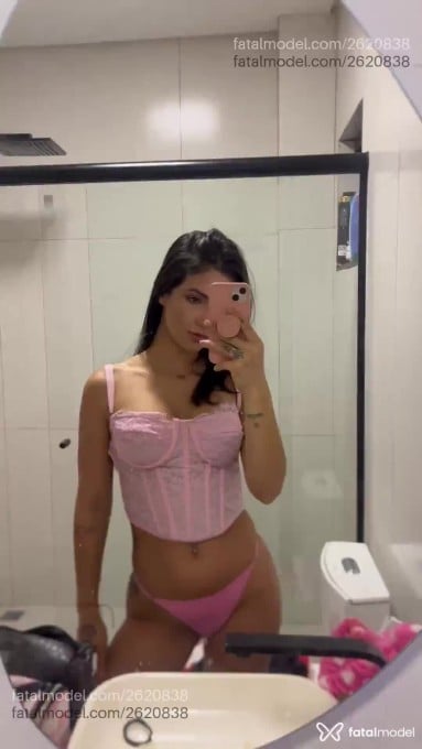 Acompanhante mulher morena (o) de olhos castanhos - Leticia Acompanhante mulher morena (o) de olhos castanhos - Leticia