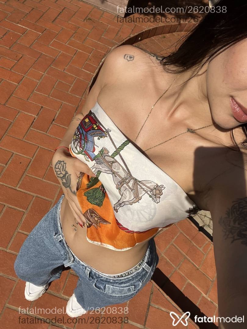 Acompanhante mulher morena (o) de olhos castanhos - Leticia