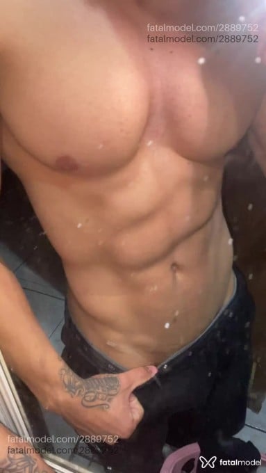 Acompanhante homem morena (o) de olhos castanhos - Marcos