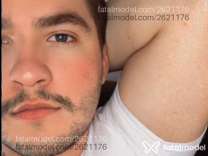 Acompanhante homem com cabelo castanho de olhos castanhos em Belo Horizonte Acompanhante homem com cabelo castanho de olhos castanhos em Belo Horizonte - Davi Mota
