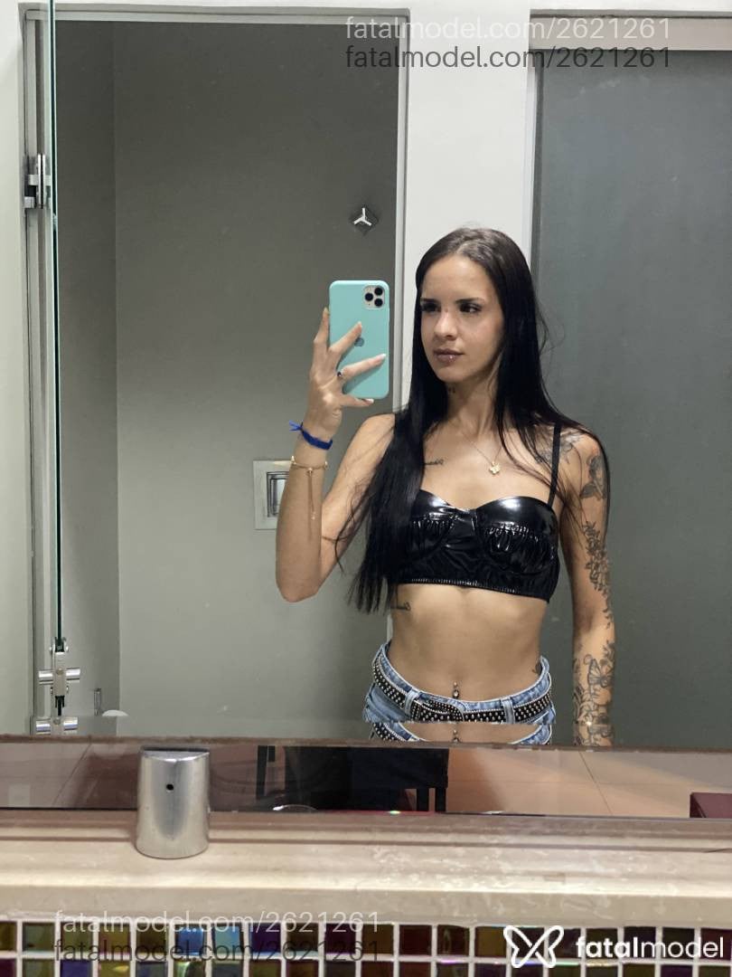 Acompanhante mulher morena (o) de olhos pretos - Rafaela