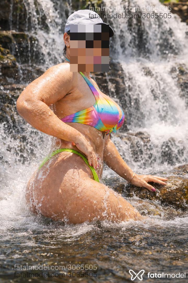 Acompanhante mulher morena (o) de olhos verdes em São José - Paula Ferraz
