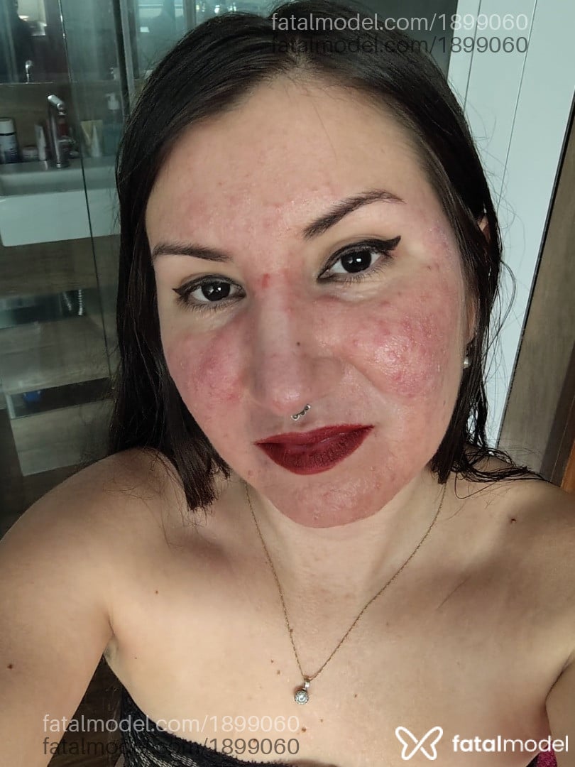 Acompanhante mulher com cabelo castanho de olhos castanhos em Curitiba Acompanhante mulher com cabelo castanho de olhos castanhos em Curitiba - Julie Angel