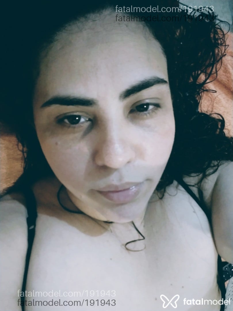 Acompanhante mulher com cabelo castanho de olhos castanhos em Indaiatuba - Érica sem local
