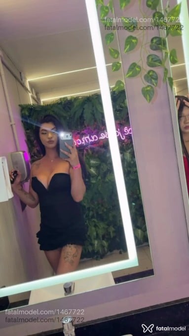 Acompanhante mulher trans com cabelo castanho de olhos castanhos em Joinville - Melissa Pirres