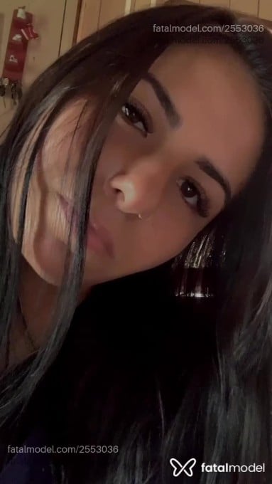 Acompanhante mulher morena (o) de olhos castanhos - Endryzinha Acompanhante mulher morena (o) de olhos castanhos - Endryzinha