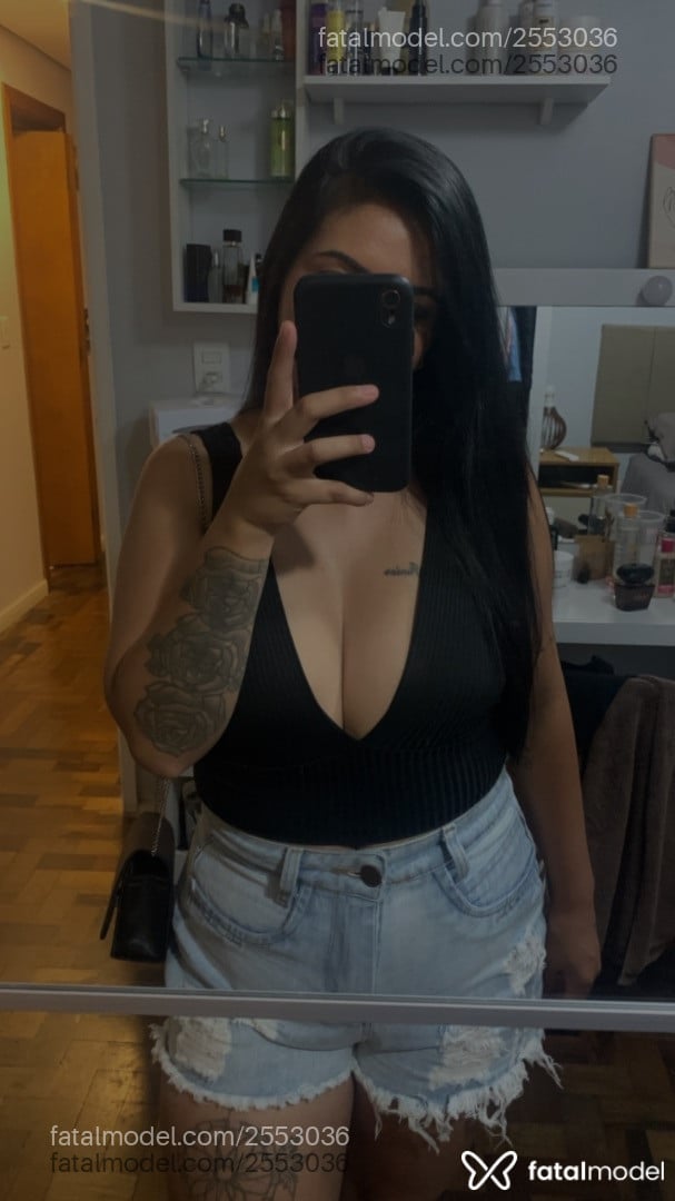 Acompanhante mulher morena (o) de olhos castanhos - Endryzinha Acompanhante mulher morena (o) de olhos castanhos - Endryzinha