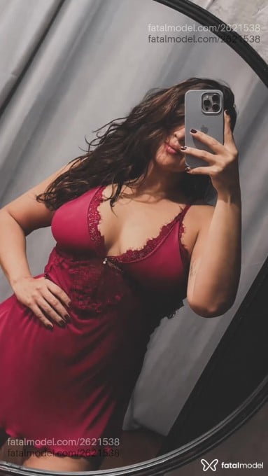 Acompanhante mulher com cabelo castanho de olhos pretos em Vitória Acompanhante mulher com cabelo castanho de olhos pretos em Vitória - Thays
