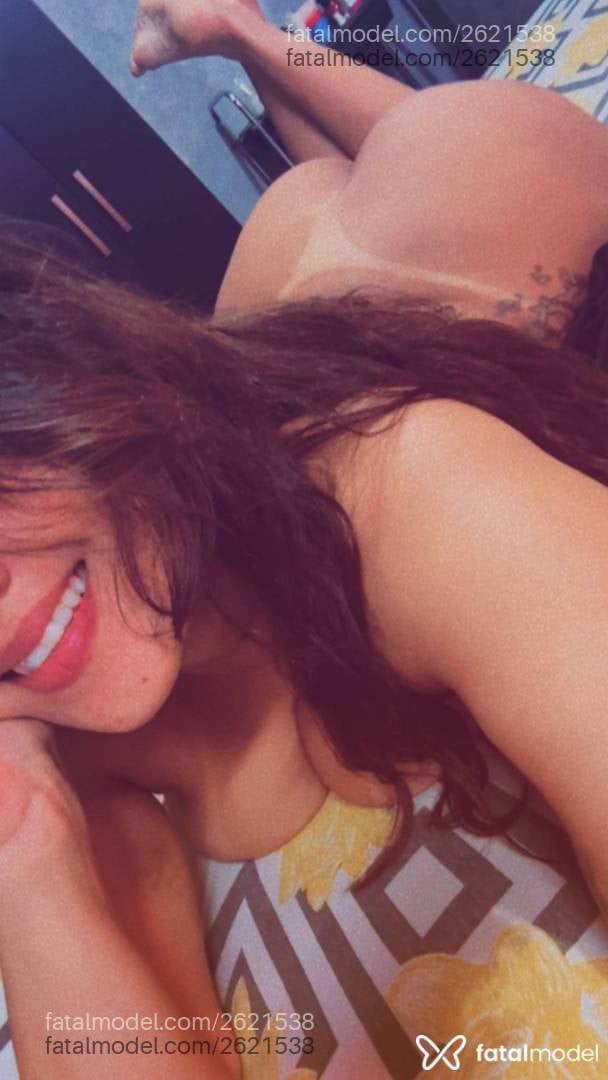Acompanhante mulher com cabelo castanho de olhos pretos - Thays