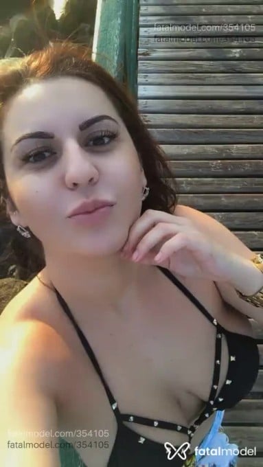 Acompanhante mulher com cabelo castanho de olhos mel em Florianópolis - Priscila Dornelles