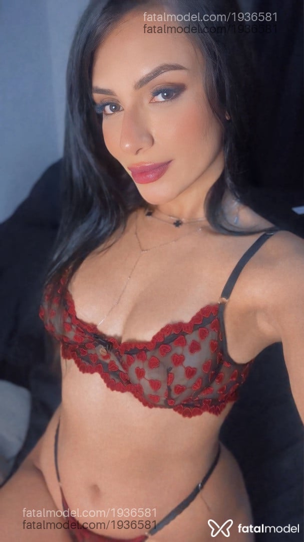 Acompanhante mulher morena (o) de olhos pretos - Haysla Acompanhante mulher morena (o) de olhos pretos - Haysla