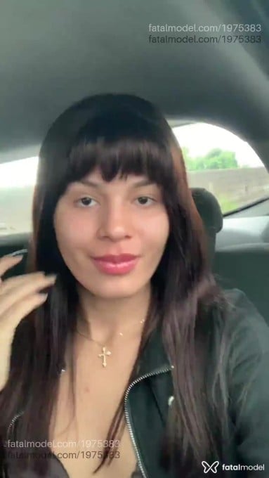 Acompanhante mulher trans com cabelo castanho de olhos castanhos em Campinas - Jullya Ortiz