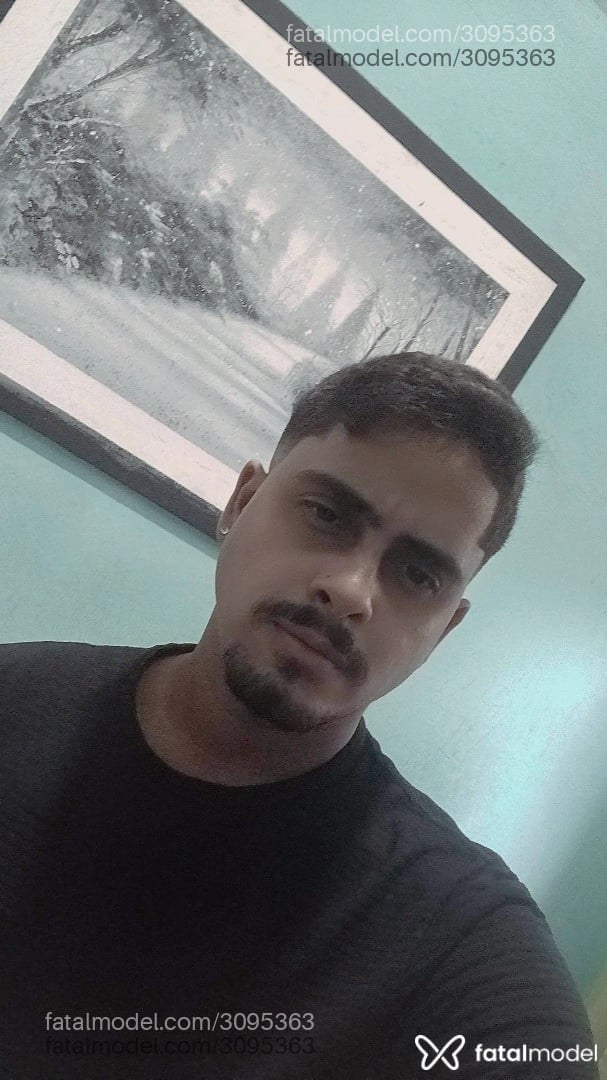 Acompanhante homem com cabelo castanho de olhos castanhos em Salvador - Fábio