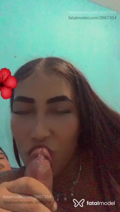 Acompanhante mulher com cabelo castanho de olhos verdes em Rio de Janeiro - Felycia
