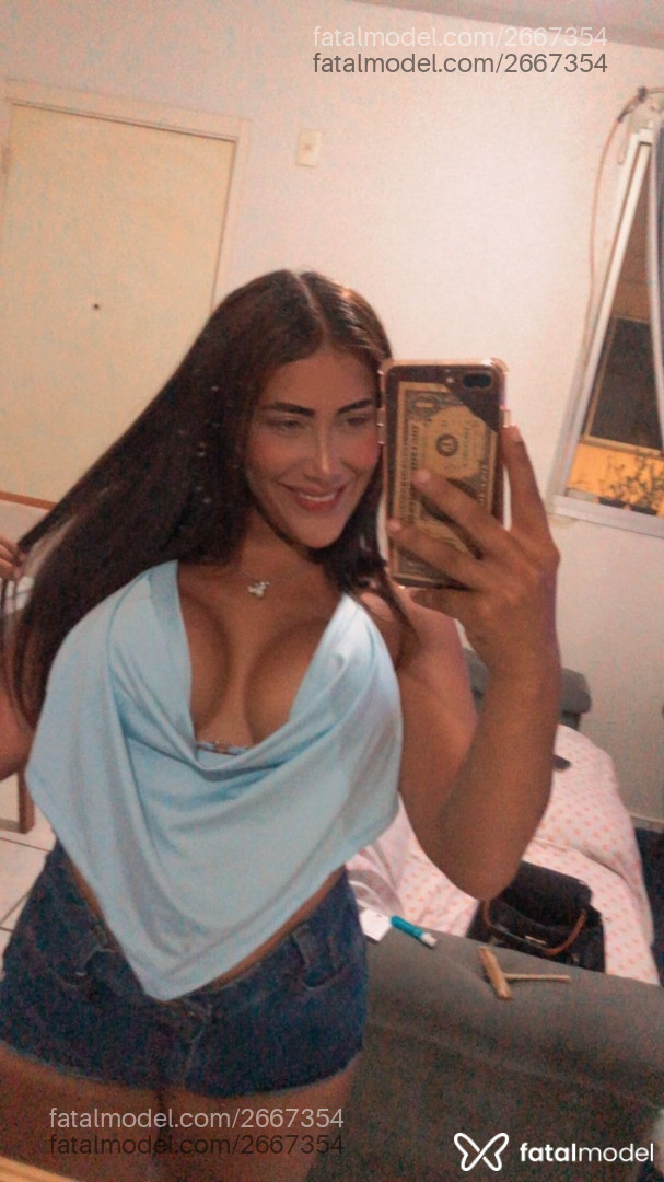 Acompanhante mulher com cabelo castanho de olhos verdes em Rio de Janeiro - Felycia