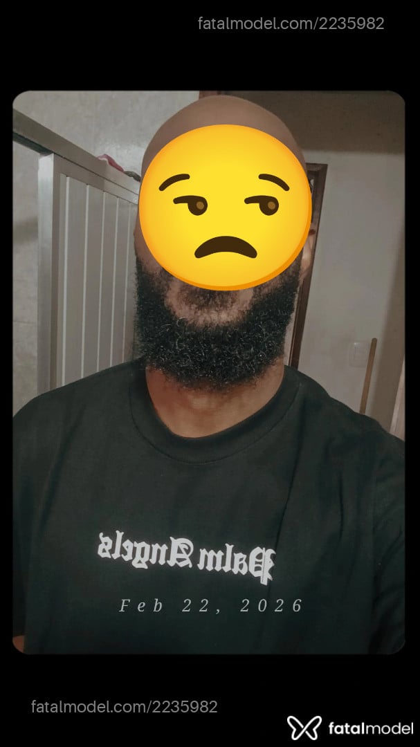 Acompanhante homem sem cabelo de olhos castanhos em Mesquita - Alexis