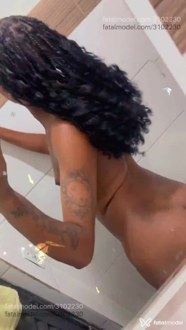 Acompanhante mulher trans sem cabelo de olhos verdes em Muriaé - Silva