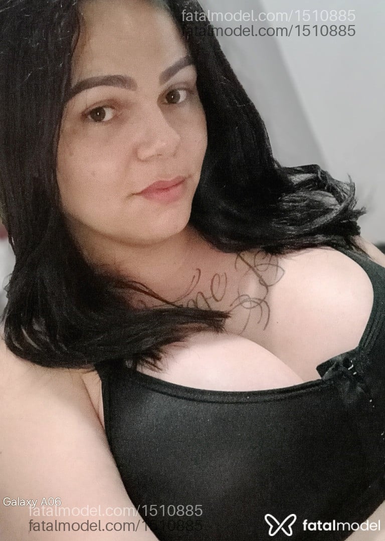 Acompanhante travesti com cabelo castanho de olhos castanhos em Santa Cruz do Rio Pardo - Isabela