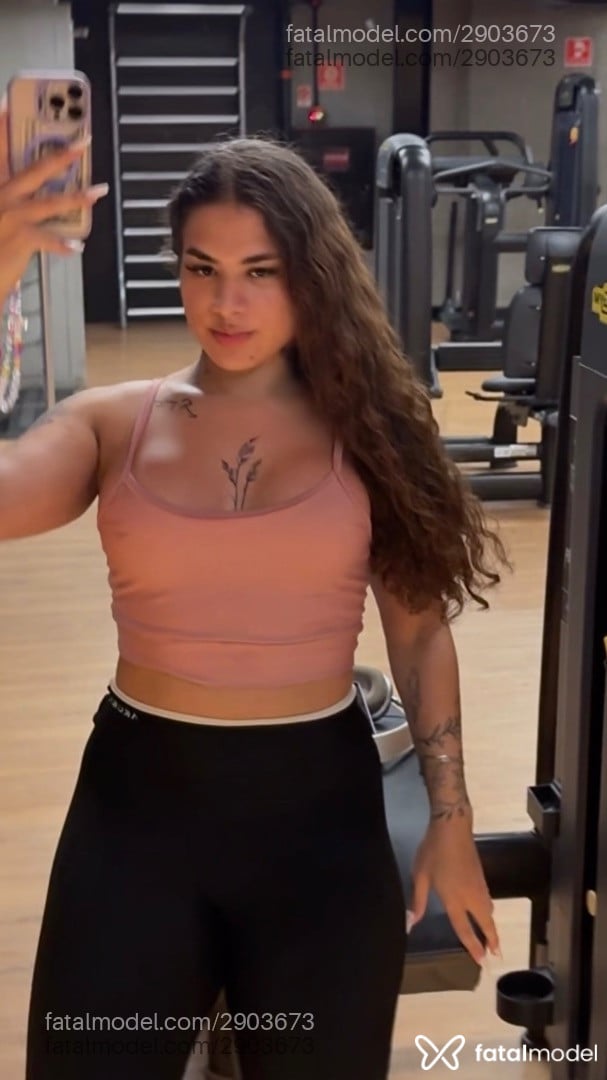 Acompanhante mulher trans com cabelo castanho de olhos castanhos em Brasília - Jasmine França