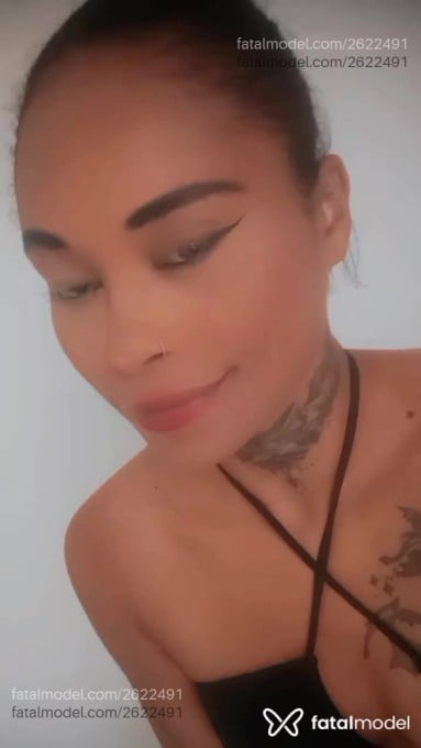 Acompanhante mulher com cabelo castanho de olhos castanhos em Piraquara - Alana