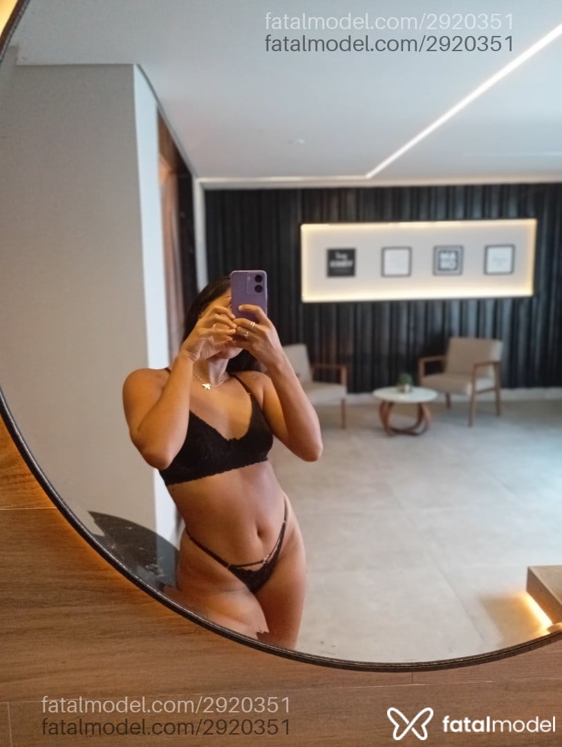 Acompanhante mulher morena (o) de olhos castanhos em Rio de Janeiro - Karol