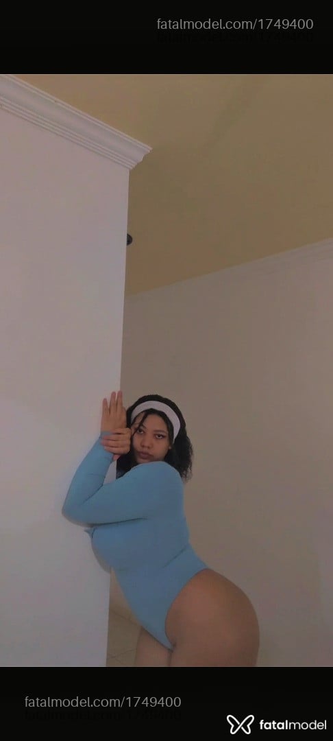 Acompanhante mulher com cabelo castanho de olhos castanhos em Coronel Fabriciano Acompanhante mulher com cabelo castanho de olhos castanhos em Coronel Fabriciano - Theméria