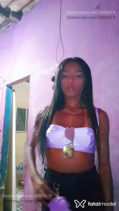 Acompanhante mulher morena (o) de olhos pretos em Cabo Frio Acompanhante mulher morena (o) de olhos pretos em Cabo Frio - Bombomzinha