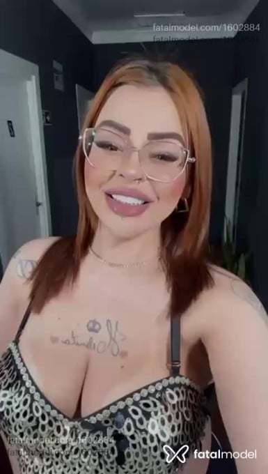 Acompanhante mulher ruiva (o) de olhos castanhos em Pelotas Acompanhante mulher ruiva (o) de olhos castanhos em Pelotas - Pyetra Martinelli